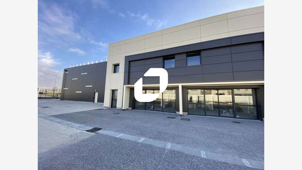 A louer Local d'activité 625m² Le mesnil amelot