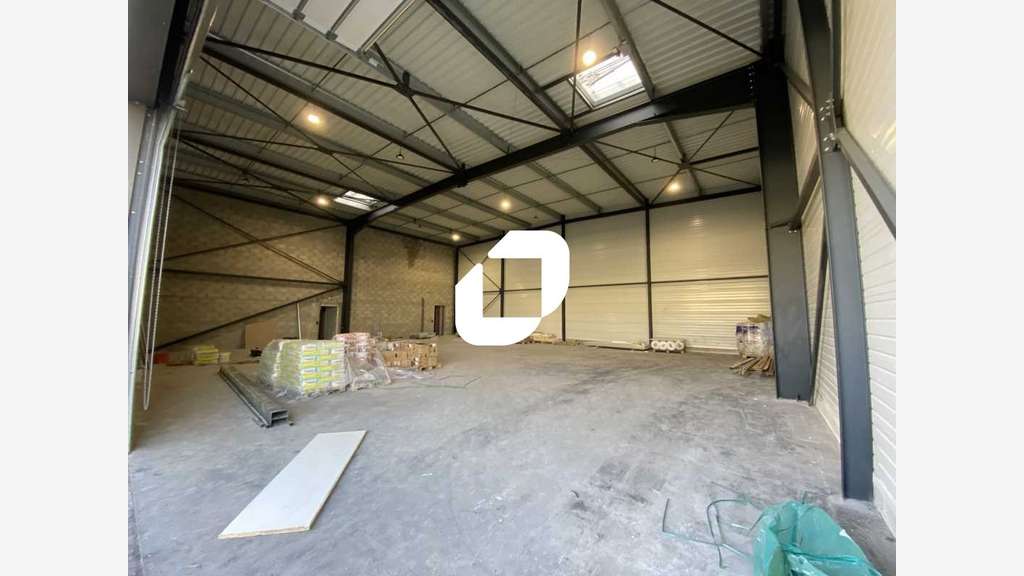 A louer Local d'activité 625m² Le mesnil amelot