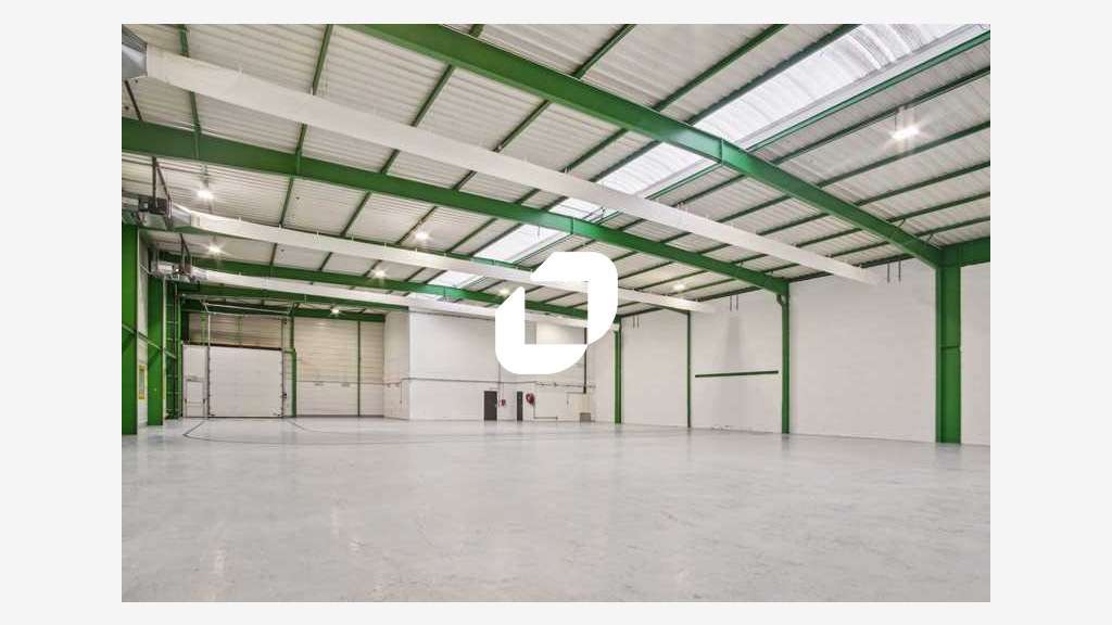 A louer Local d'activité 2500m² Le mesnil amelot