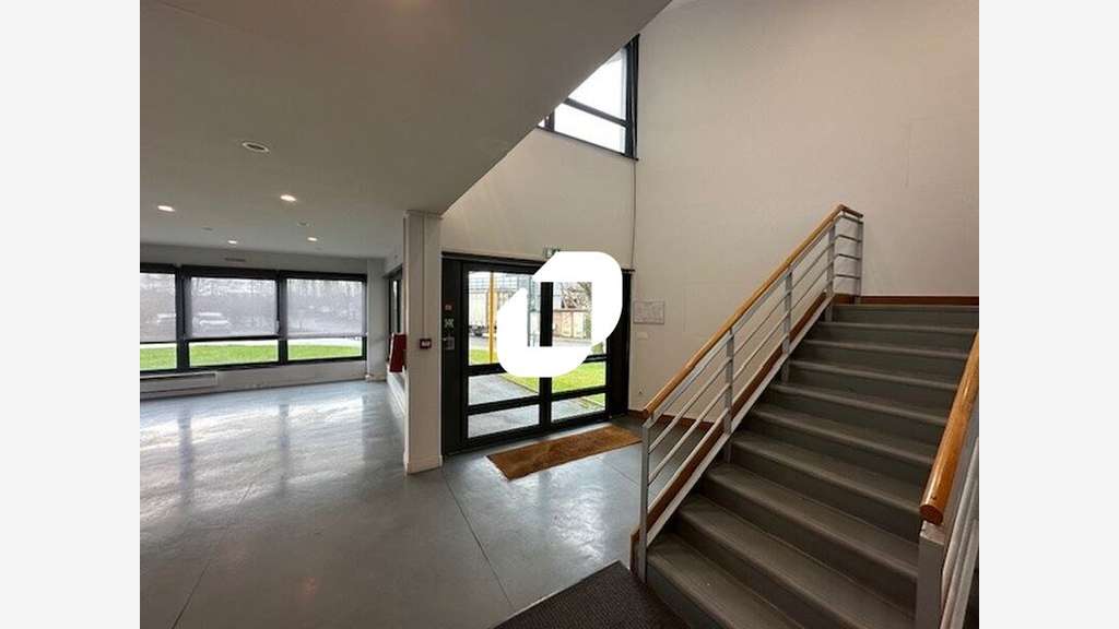 A louer Local d'activité 1040m² Le mesnil amelot