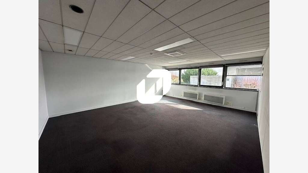 A louer Local d'activité 1040m² Le mesnil amelot