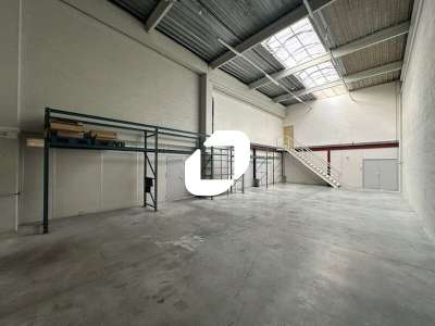 A louer Local d'activité 1040m² Le mesnil amelot