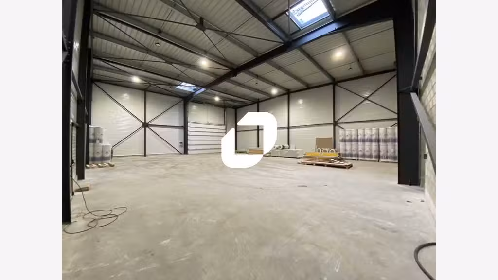 A louer Local d'activité 625m² Le mesnil amelot