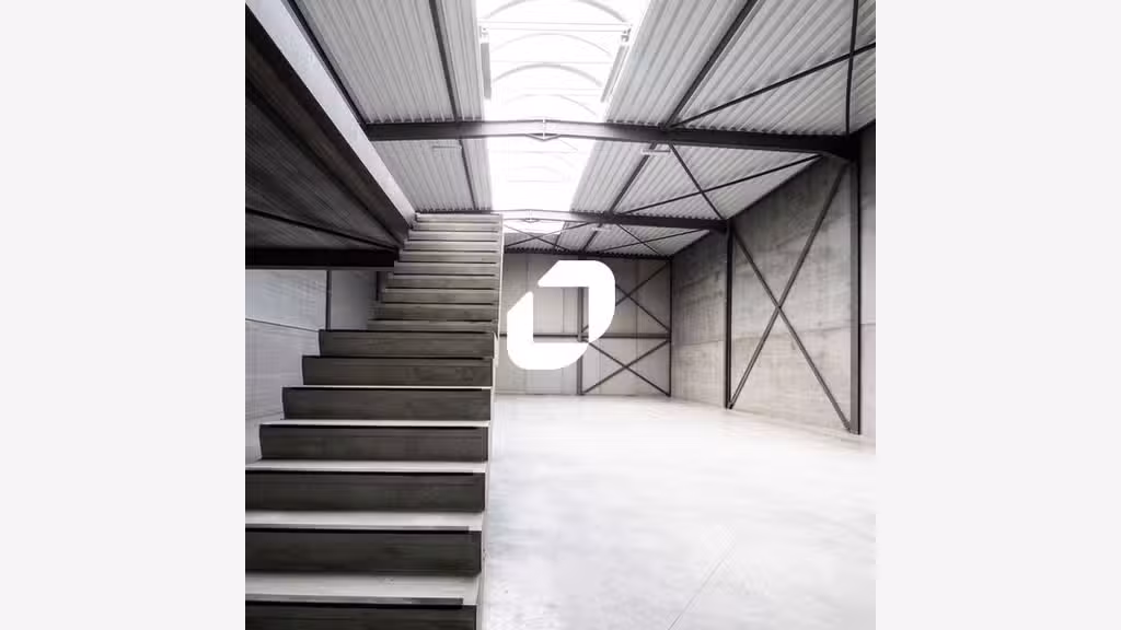 A louer Local d'activité 556m² Le mesnil amelot