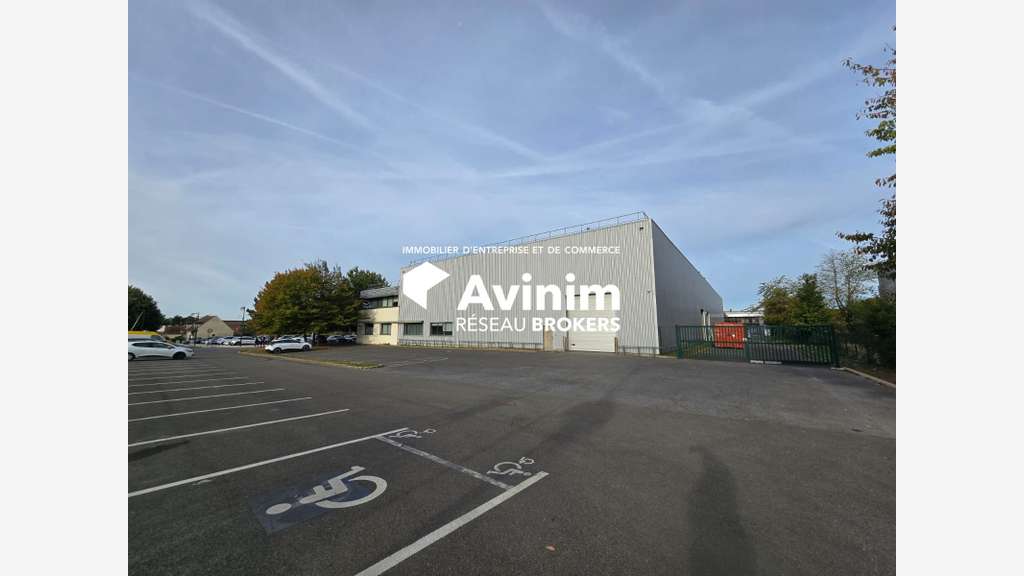 À LOUER – LOCAL D’ACTIVITÉ DE 1 309 M² – ACCÈS POI