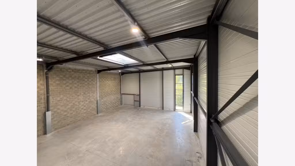 Local d'activté neuf de 170m2 à Louer