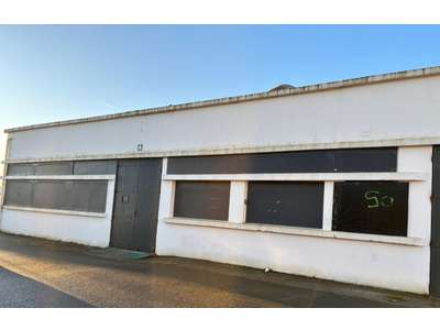Location Locaux d'activités - Entrepôts au Mesnil-Saint-Denis