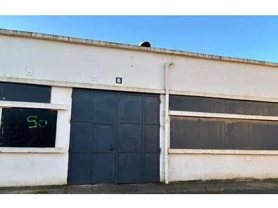 Location Locaux d'activités - Entrepôts au Mesnil-Saint-Denis