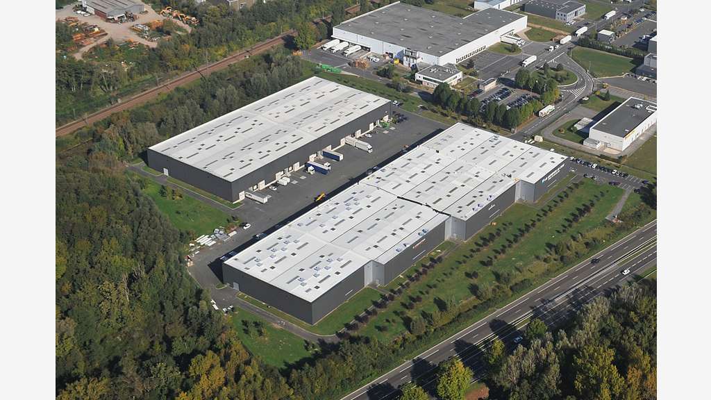 À louer entrepôt de 500 à 11 300m² au Meux