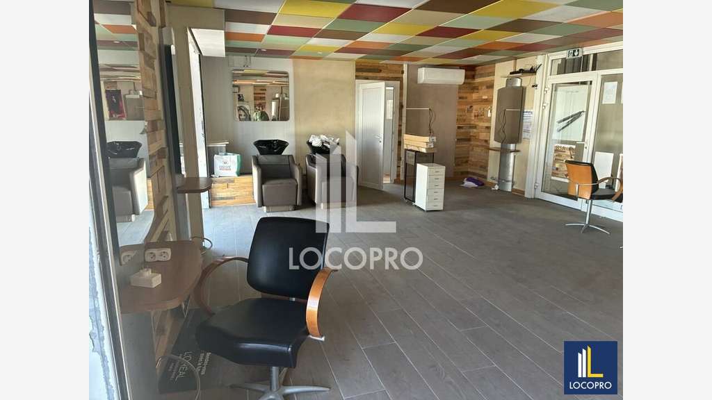 A louer entrepôt industriel 350m² au Muy  