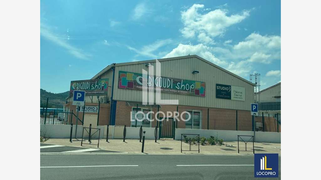 A louer entrepôt industriel 350m² au Muy  