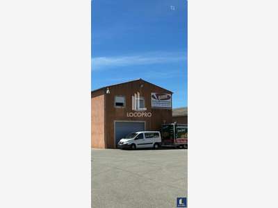 A saisir local 115m² sur axe principal au Muy
