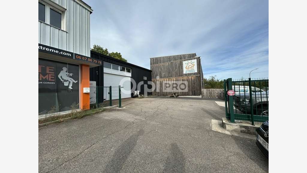 Local activité 229m² à louer au Palais-sur-Vienne