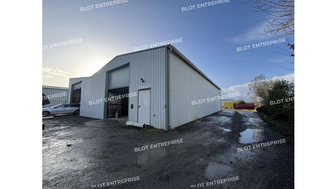 A louer locaux d'activités 361m² Le Pallet