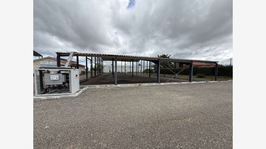 Loue entrepôt 798m² prox échangeur A62 au Passage