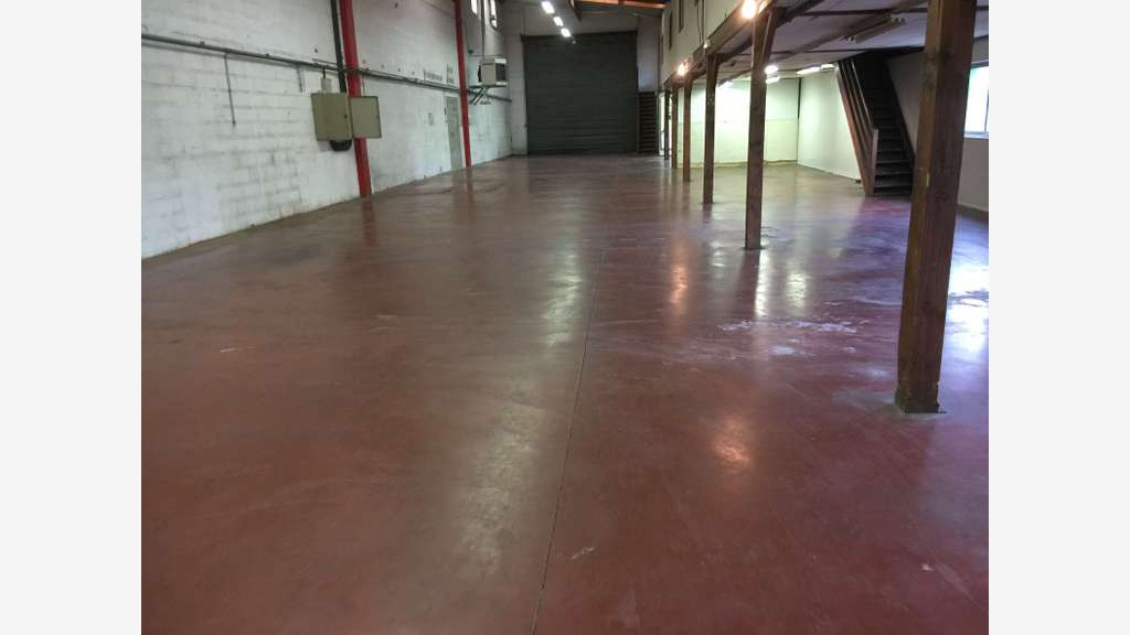 A louer locaux de 520m² en zi de Rouen rive gauche