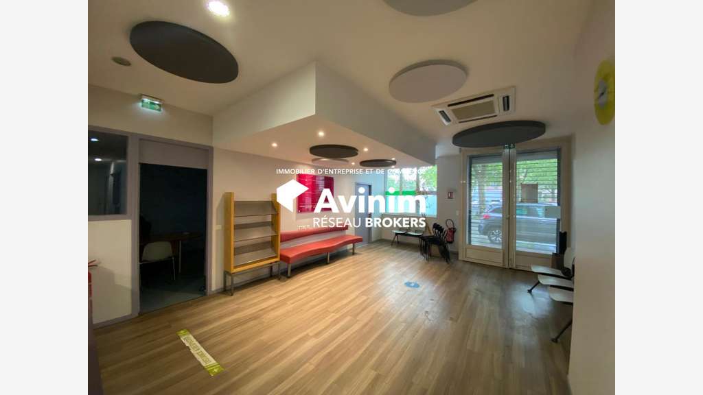 A louer bâtiment médical de 274m² au Pont-de-Claix