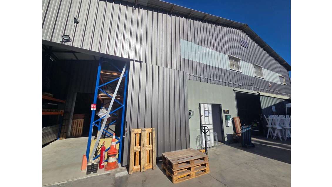 Local d'activités - Entreposage - Bureaux 250 m² L