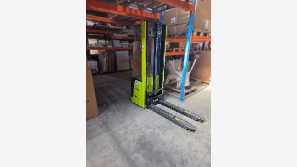 Local activités entreposage bureaux 250m² Le Port