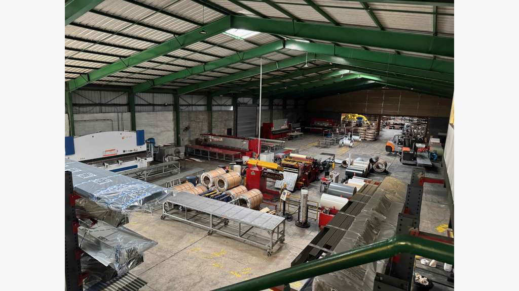 A louer entrepôt à partir de 750m² au Port