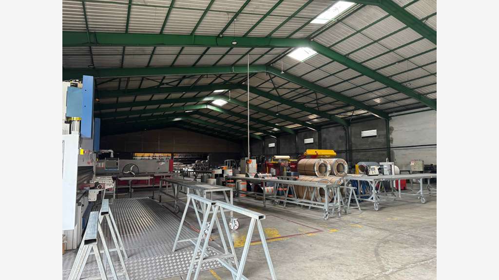 A louer entrepôt à partir de 750m² au Port