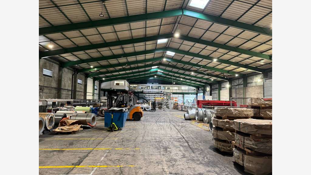 A louer entrepôt à partir de 750m² au Port