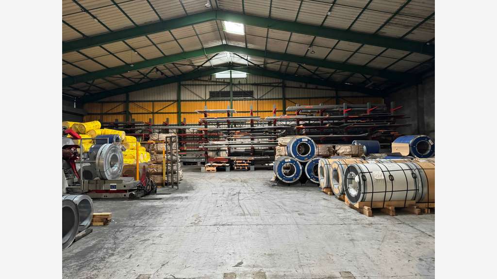 A louer entrepôt à partir de 750m² au Port