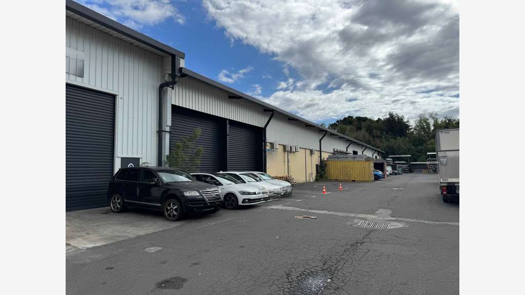 A louer entrepôt à partir de 750m² au Port