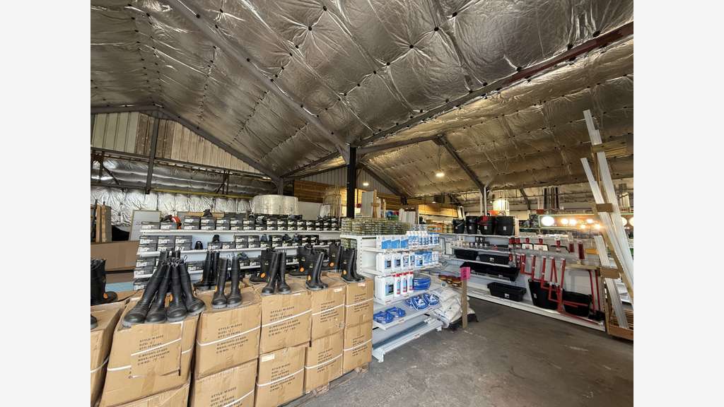 Entrepôt à louer 520m² avec mezzanine Le Port
