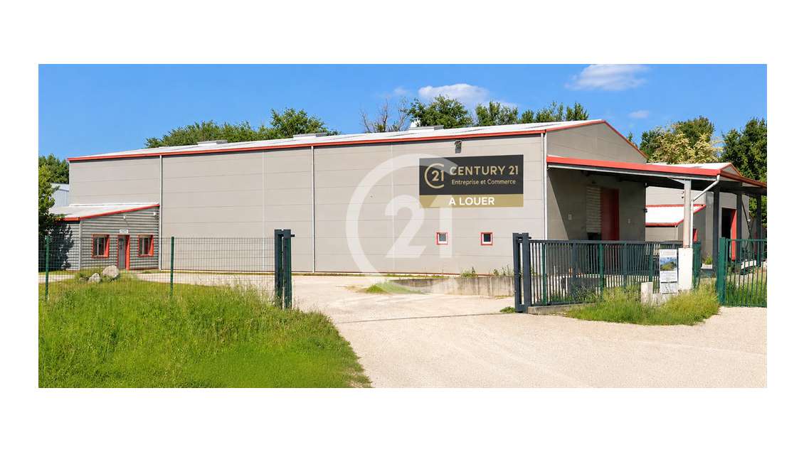 Disponible à la location. En zone d'activité. Le P