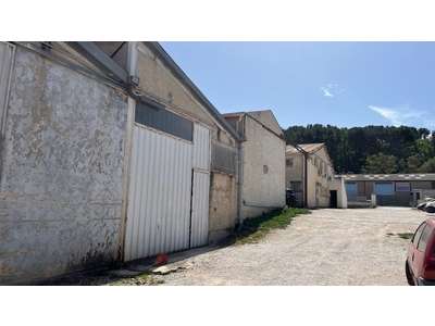 Location Locaux d'activités - Entrepôts au Pradet
