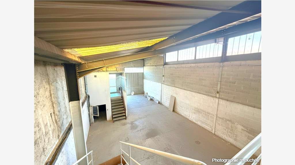 A louer local d'activité 210m² au Pradet