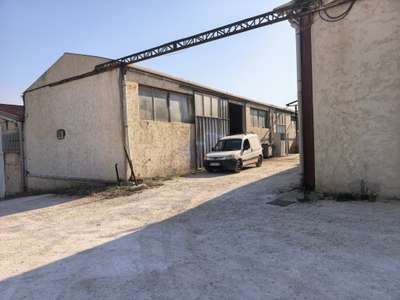 A louer 2 entrepôts de 110 et 125m² Le Pradet