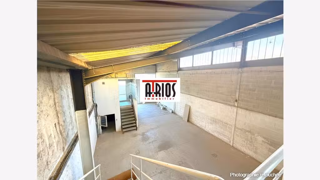 A louer local d'activité bureau de 210m² au Pradet