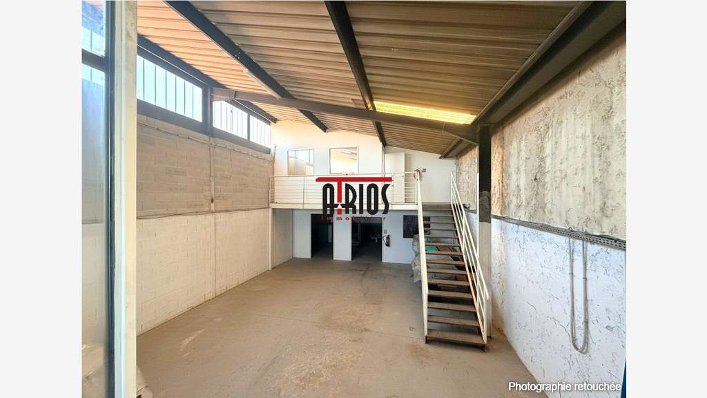 LOCAL D'ACTIVITÉ 210 M²