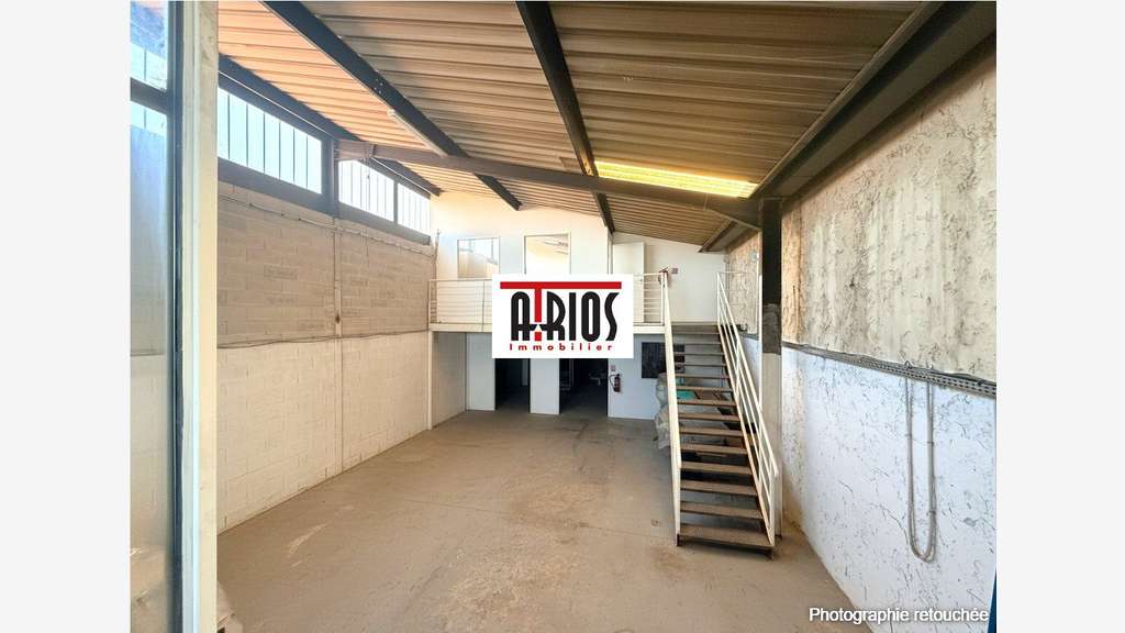 A louer local d'activité bureau de 210m² au Pradet