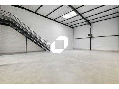 Location Locaux d'activités - Entrepôts au Thillay