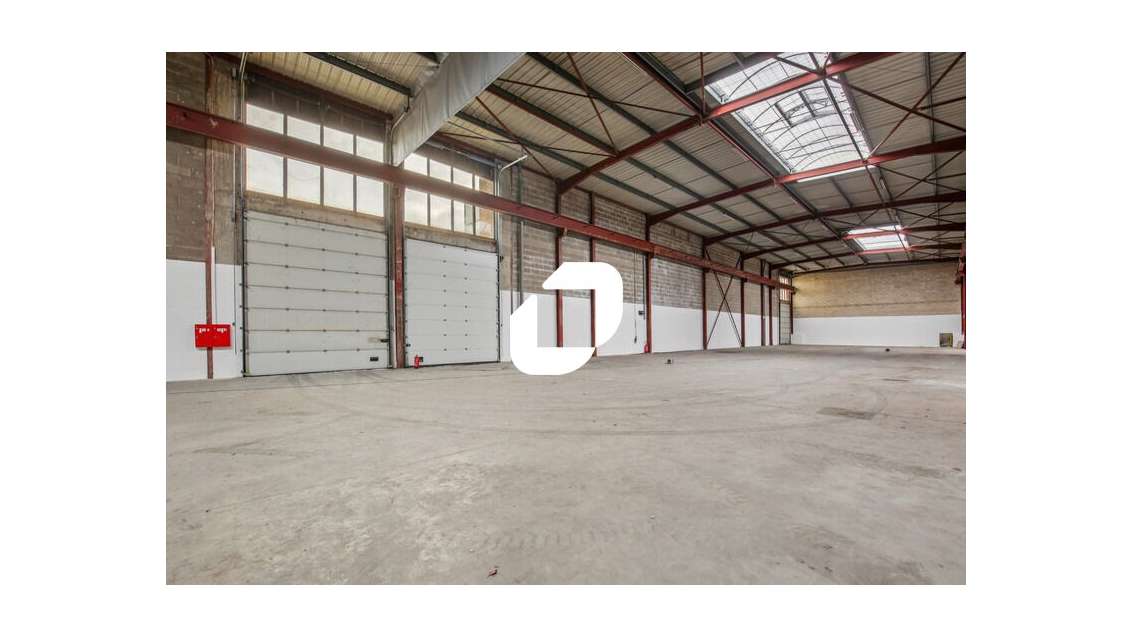 A louer Local d'activité 1297m² Le thillay