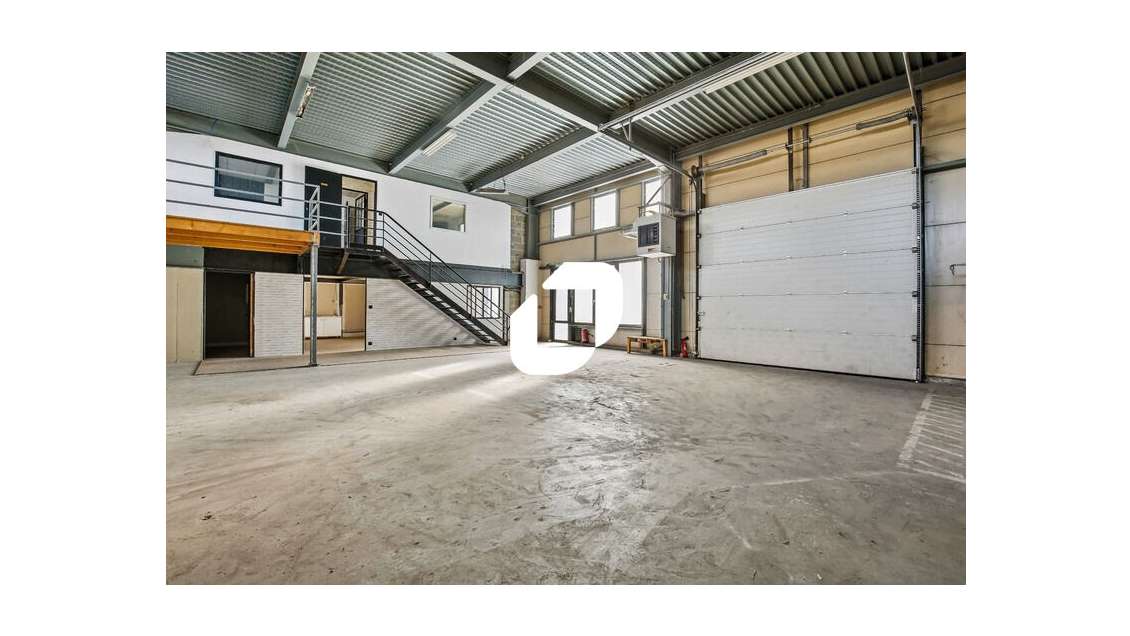 A louer Local d'activité 237m² Le thillay