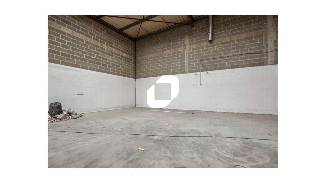 A louer Local d'activité 356m² Le thillay