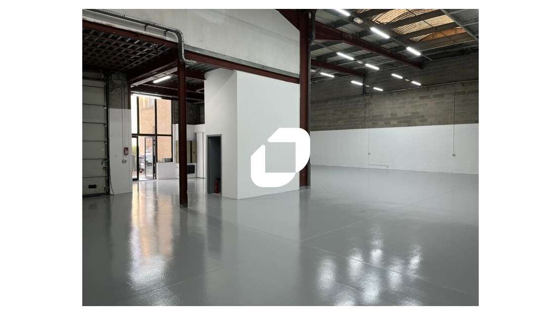 A louer Local d'activité 557m² Le thillay