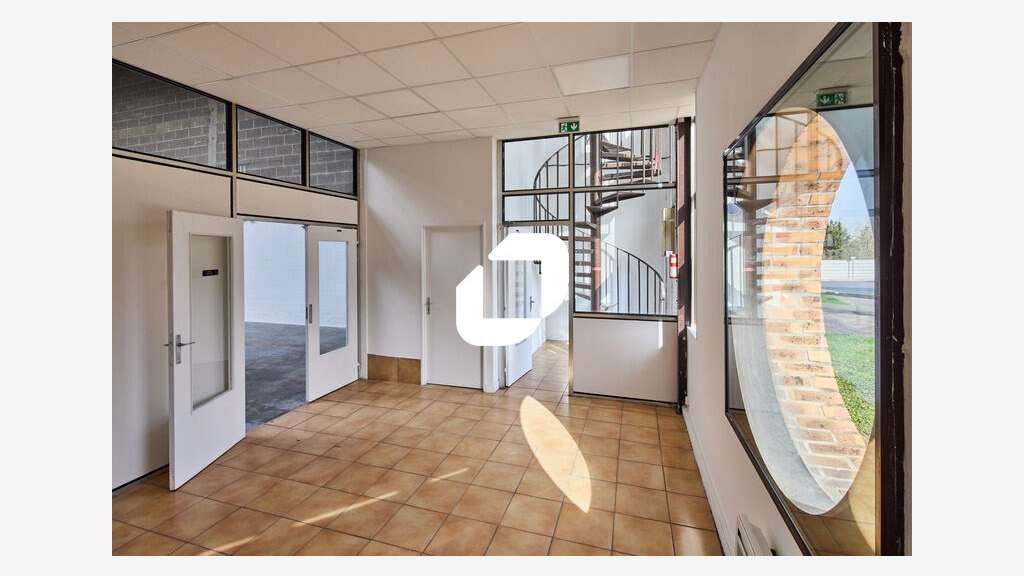 A louer Local d'activité 1296m² Le thillay