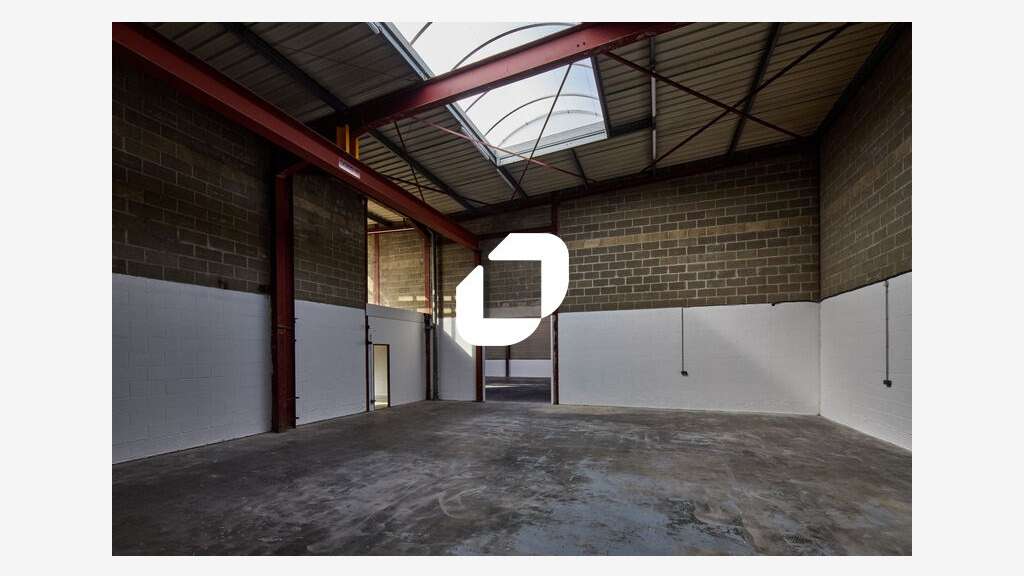 A louer Local d'activité 1296m² Le thillay