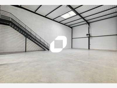 A louer Local d'activité 360m² Le thillay