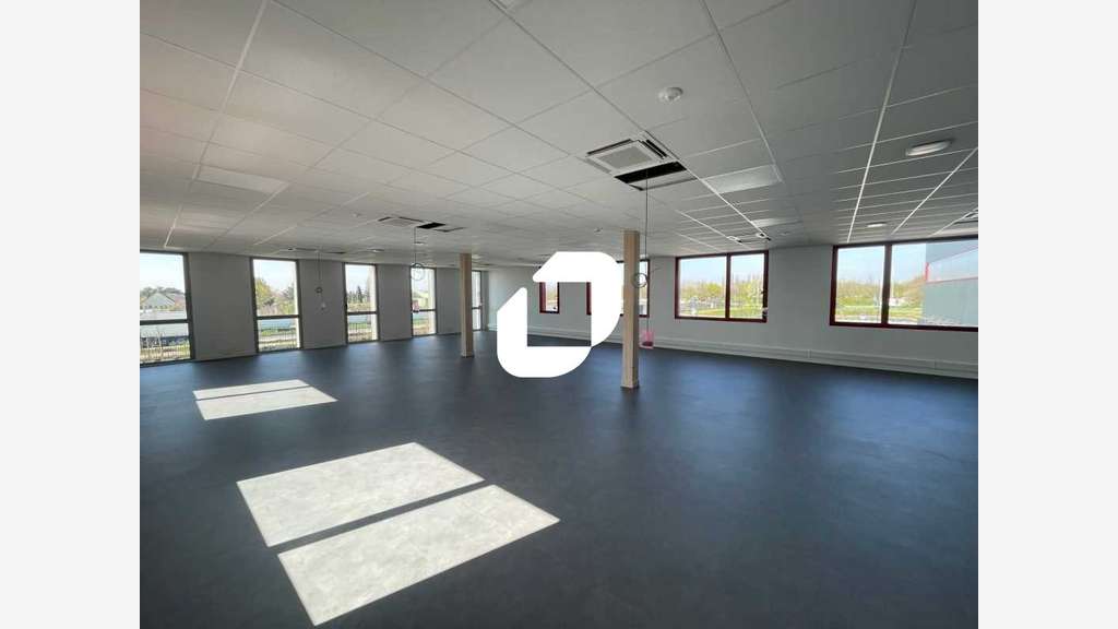 A louer Local d'activité 6232m² Le thillay