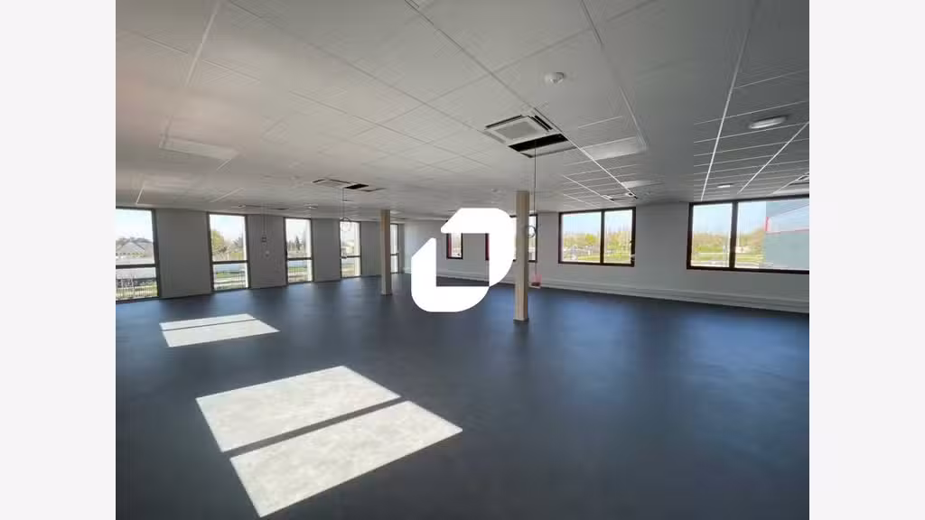 A louer Local d'activité 6232m² Le thillay
