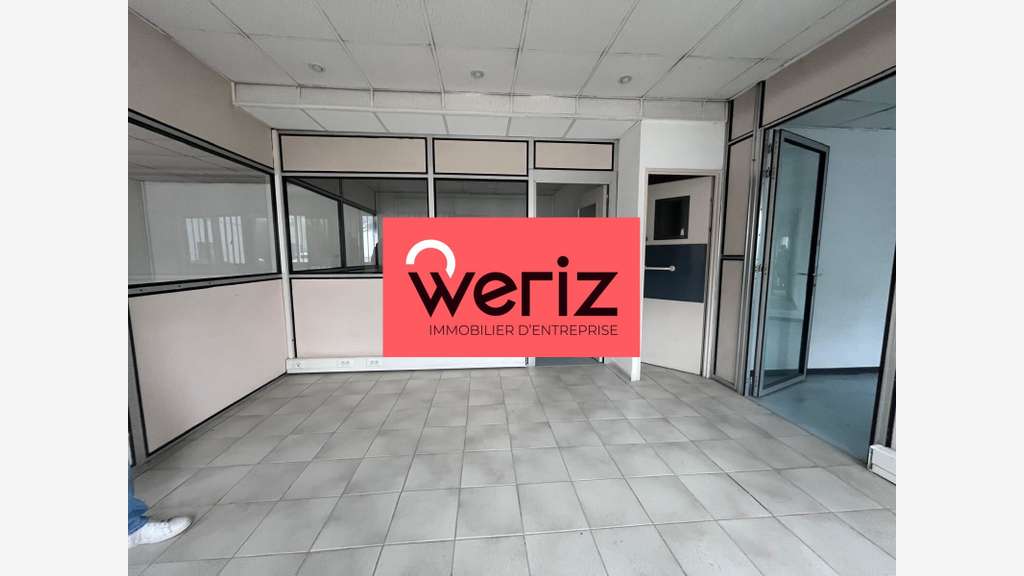 Location entrepôts 377m² à Aix-en-Provence