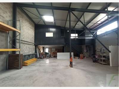 Local artisanal 234m² Le Versoud ZA du Pruney