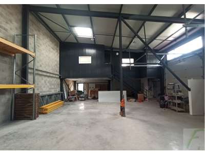 Location Locaux d'activités - Entrepôts au Versoud