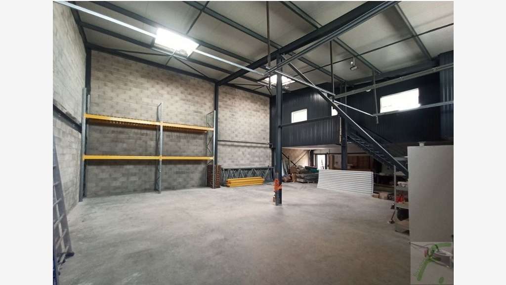 Local artisanal 234m² Le Versoud  ZA du Pruney